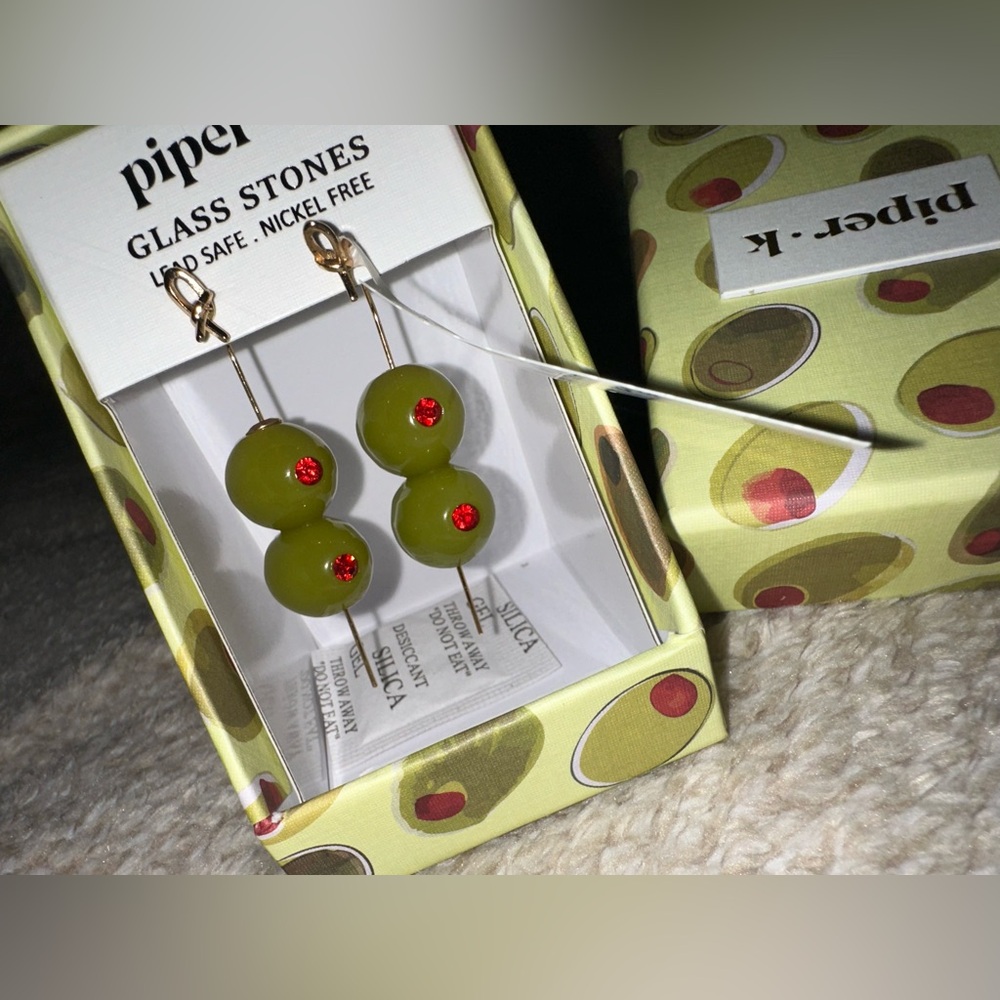 Piper K Olive Pick Martini Green with Red stones Threader Earrings NWT